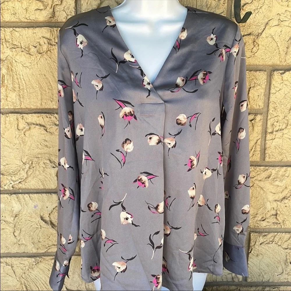 Banana republic v Blouse Floral Gray & Pink Loose fit  Size XS - Picture 2 of 10
